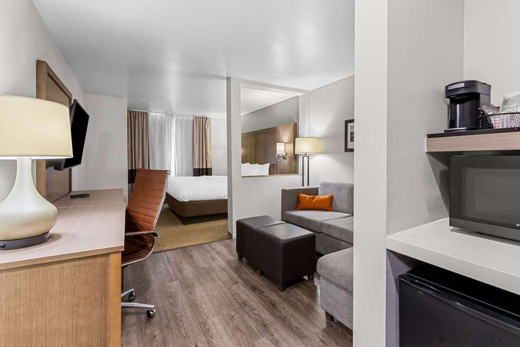 Comfort Suites Columbia Room photo